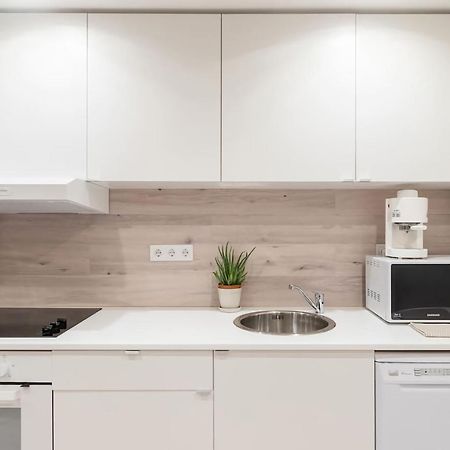 Ferienwohnung Akacfa 62 Dowtown 2Br Wifi+Ac Budapest Exterior foto